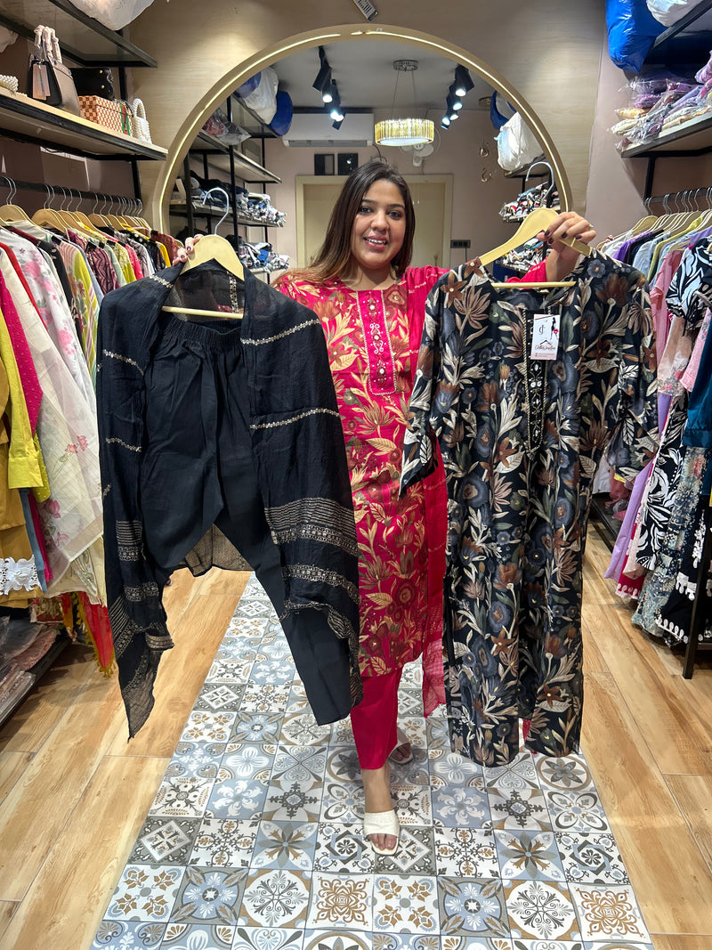 WOMEN SUIT