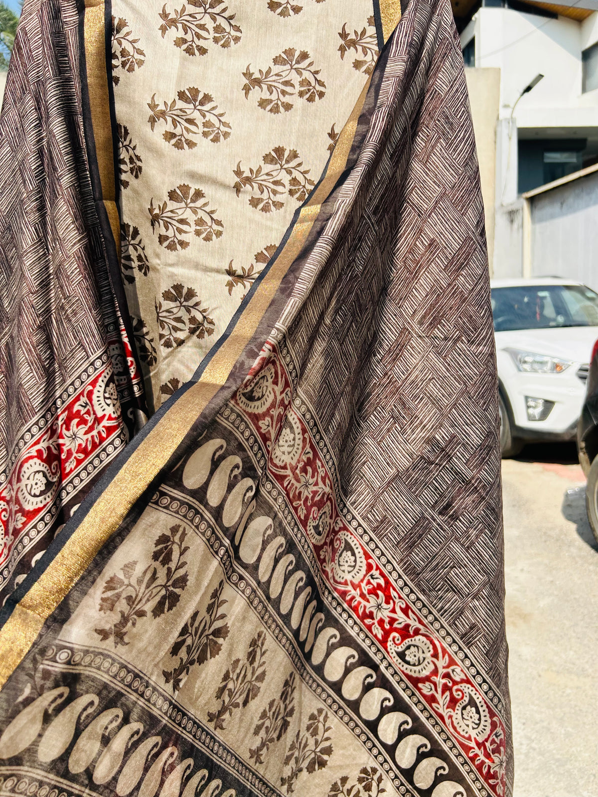 UNSTITCHED SUIT - ADA