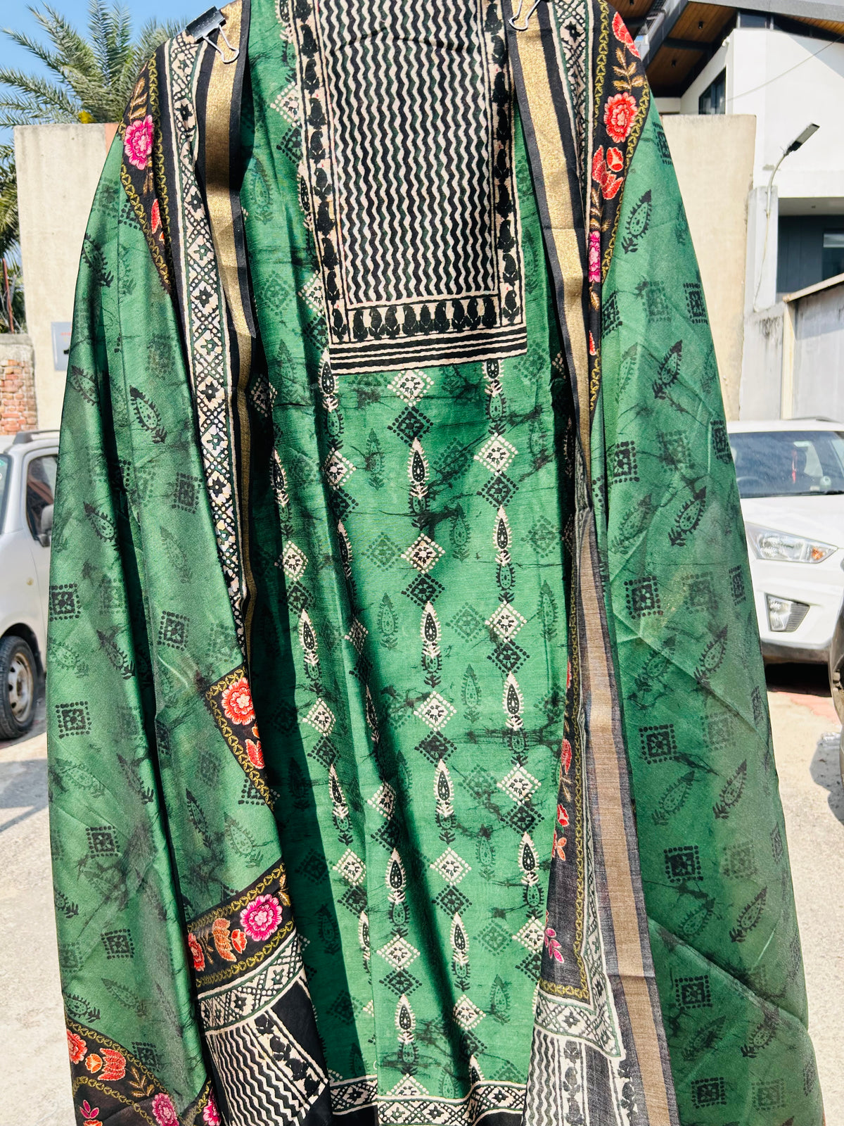 UNSTITCHED SUIT - ADA