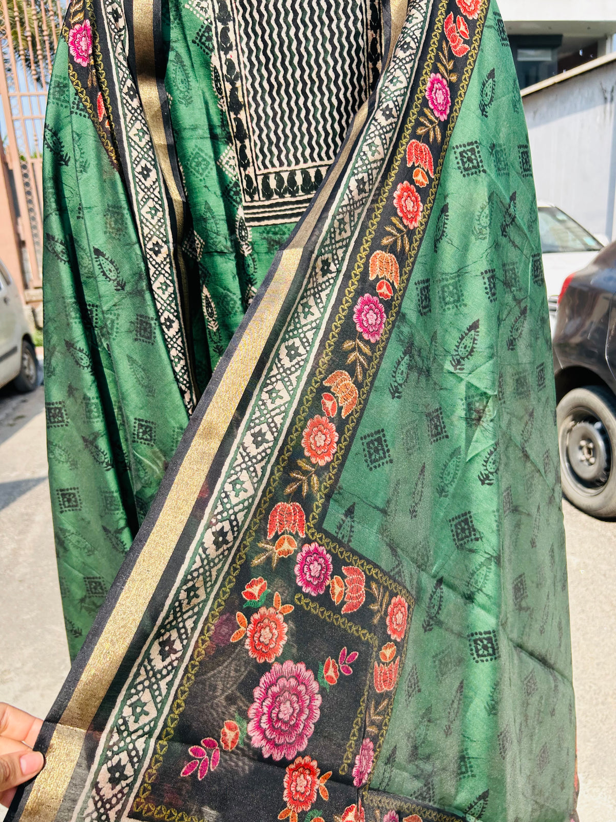 UNSTITCHED SUIT - ADA