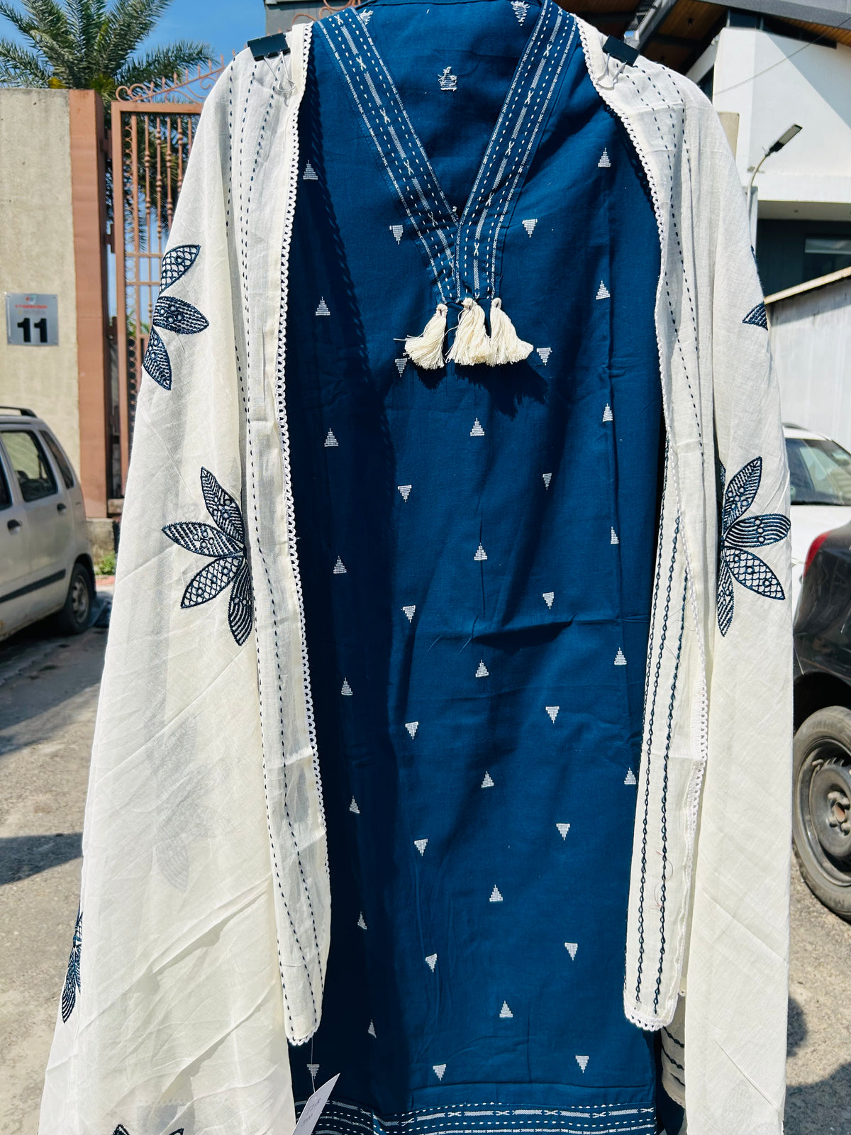 UNSTITCHED SUIT - CANILA