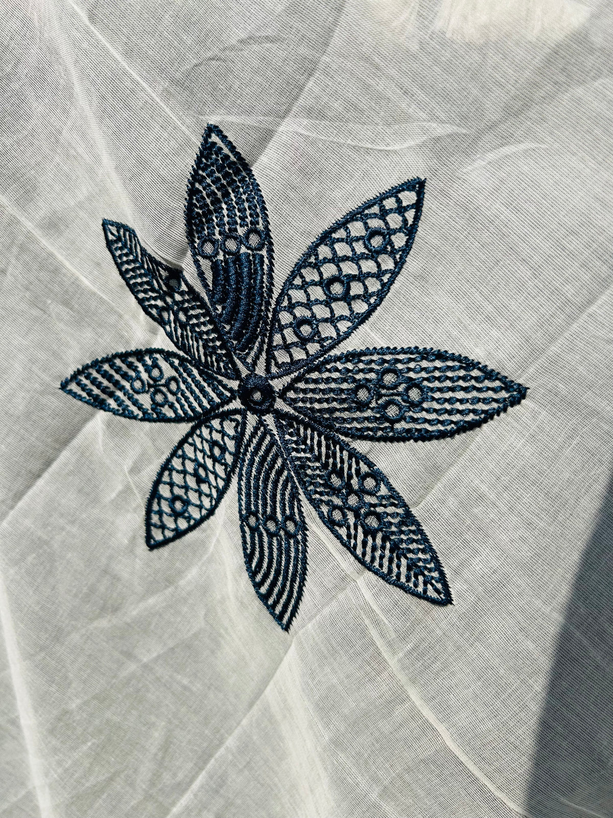 UNSTITCHED SUIT - CANILA