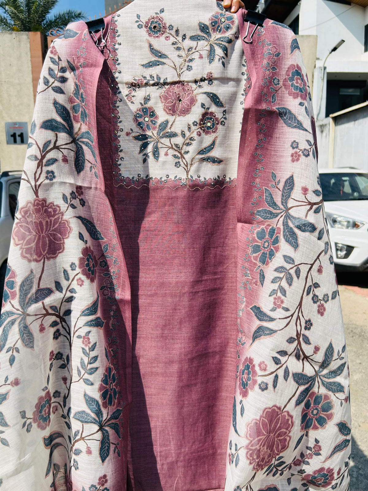 UNSTITCHED SUIT - AILA
