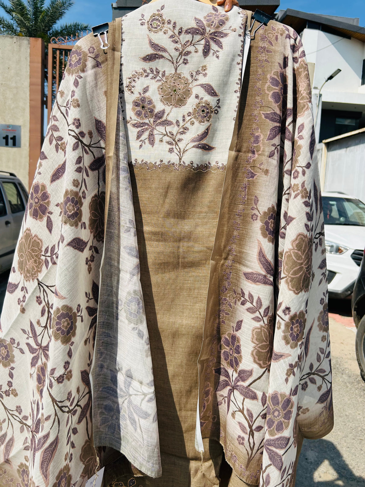 UNSTITCHED SUIT - AILA