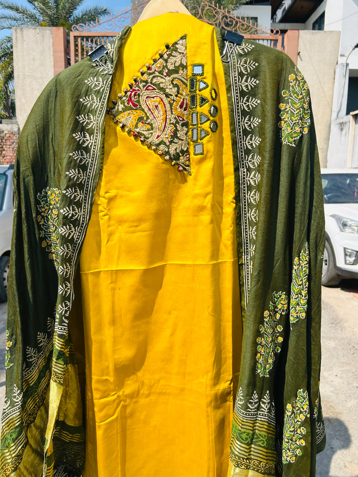 UNSTITCHED SUIT - MARA